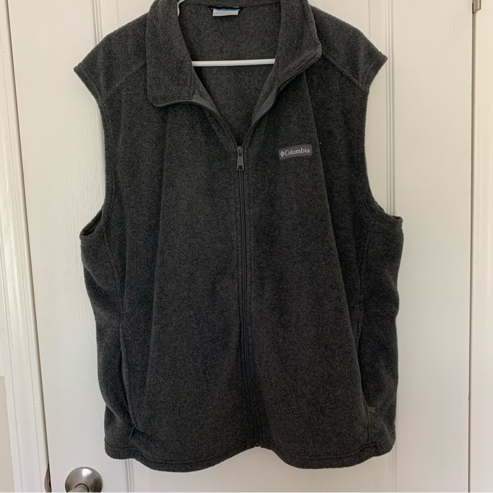 Mens Columbia Gray Vest XL Outdoor Hiking Athletic Warm